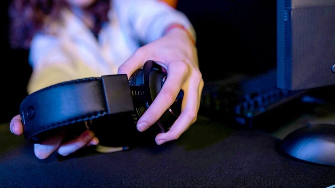 Google Fast Pair WhisperPair flaws allow Bluetooth device hijacking